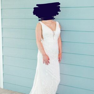 Elegant White Lace Wedding Dress